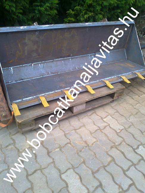 Univerz�lis homlokrakod�kan�l